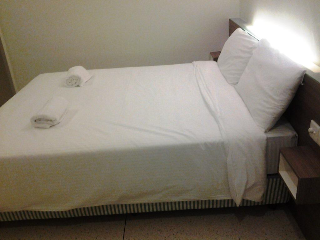 Qish Hotel Malacca Екстер'єр фото