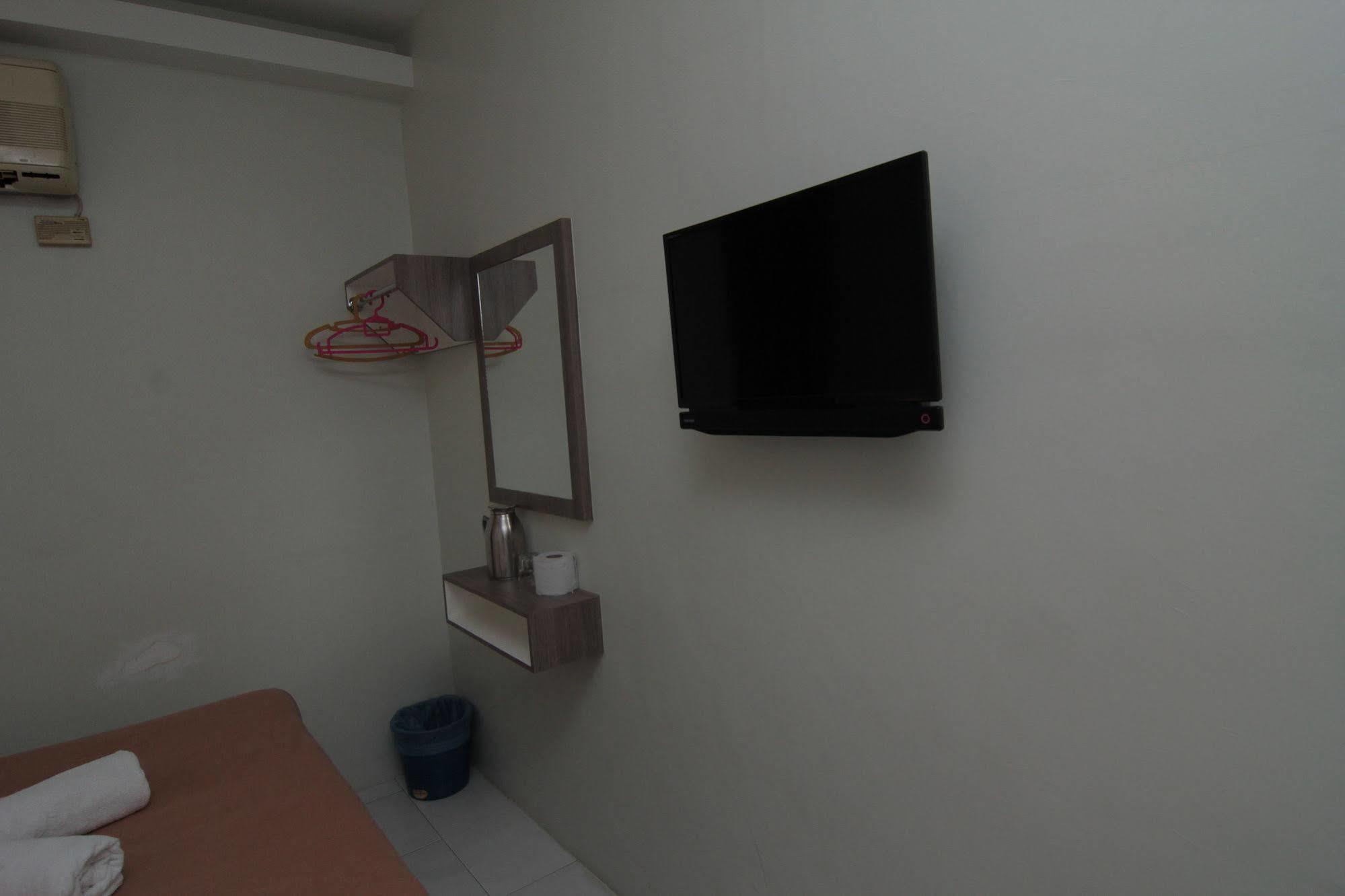 Qish Hotel Malacca Екстер'єр фото