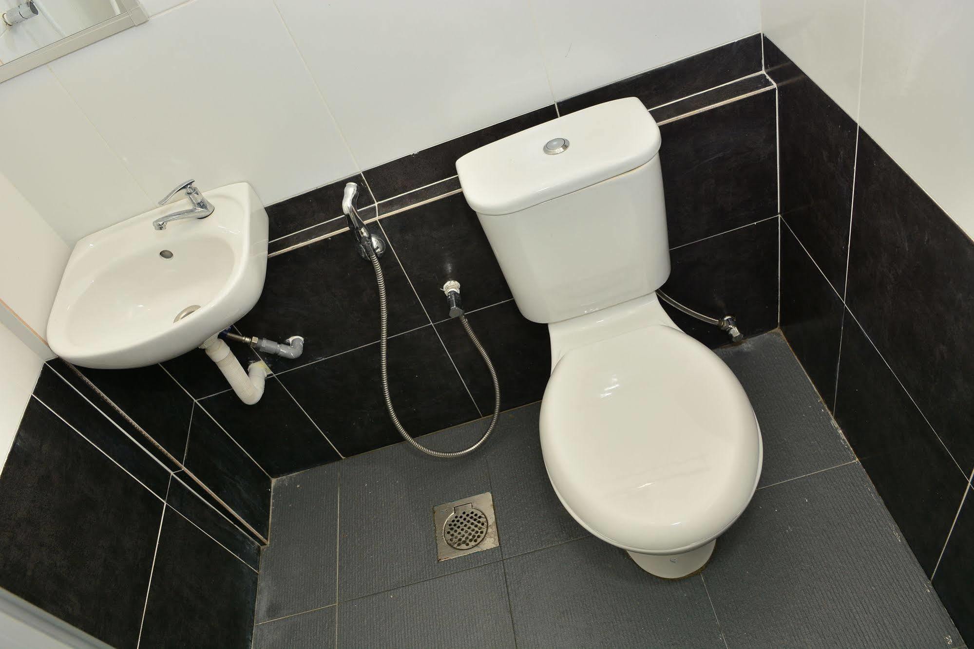 Qish Hotel Malacca Екстер'єр фото
