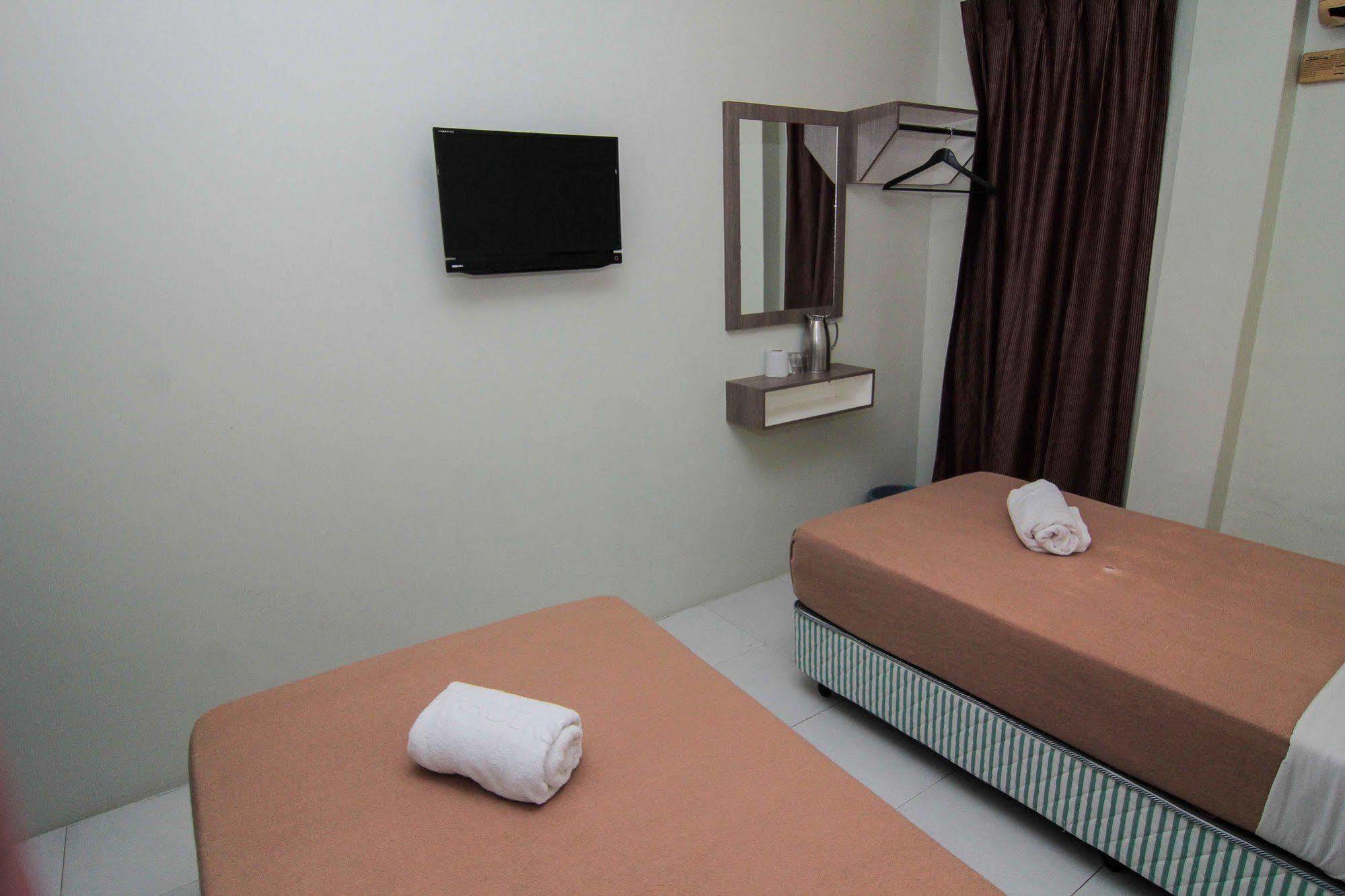 Qish Hotel Malacca Екстер'єр фото