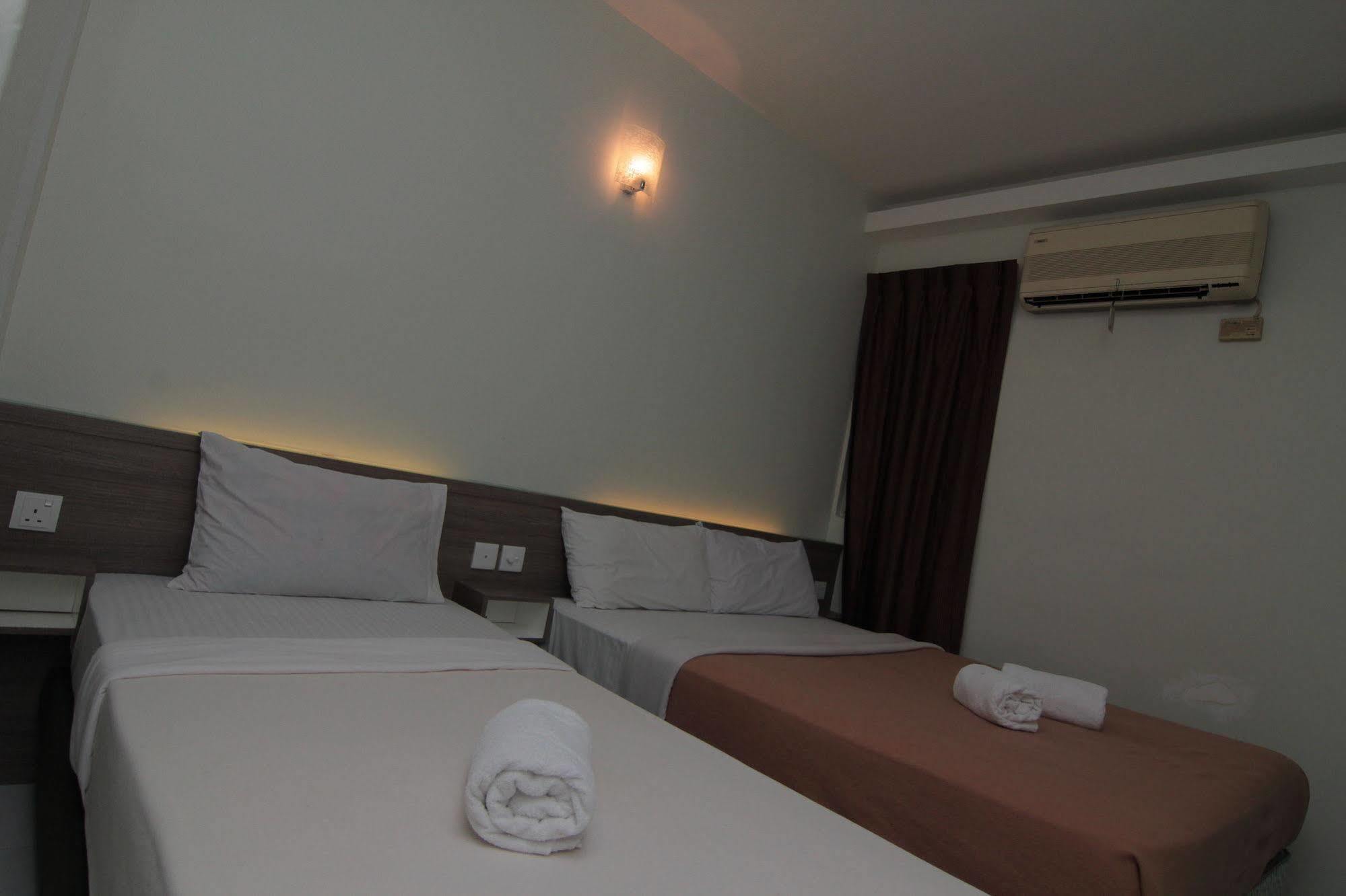 Qish Hotel Malacca Екстер'єр фото